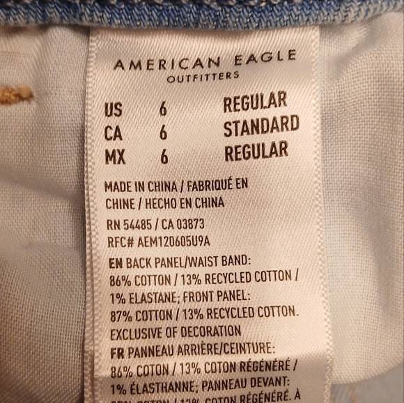 American Eagle Outfitters Light Blue Distressed Jeans - Picture 11 of 12